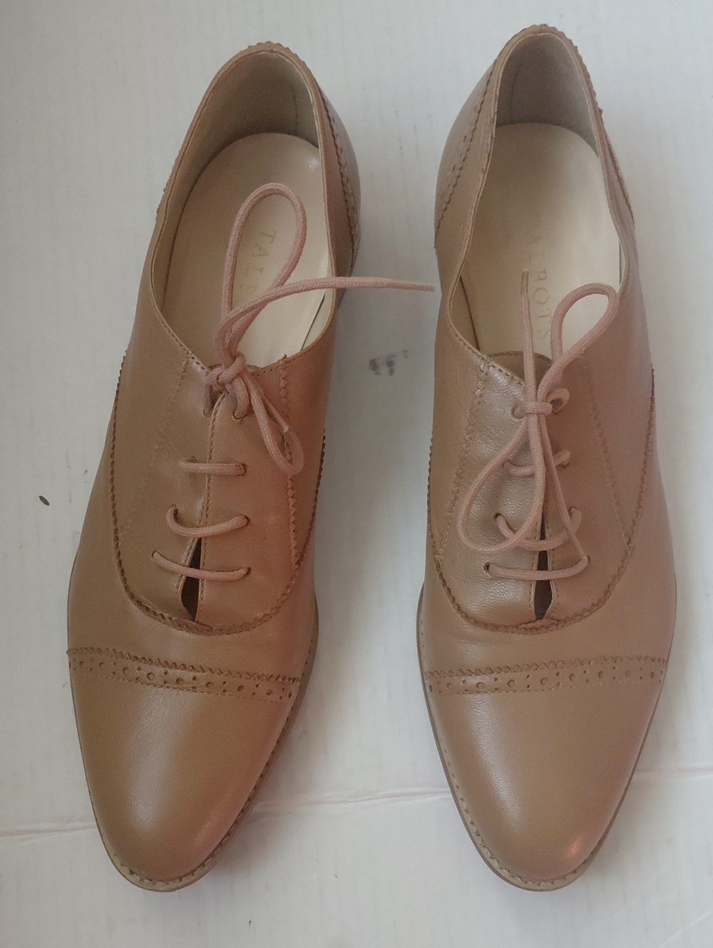 Talbots Size 10B Women's Leather Lace-Up Oxfords in Nude Tan Light Brown Flats